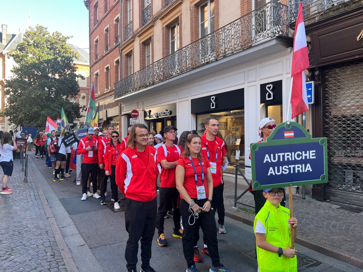 Eröffnungsfeier mit Umzug durch die Altstadt von Albi